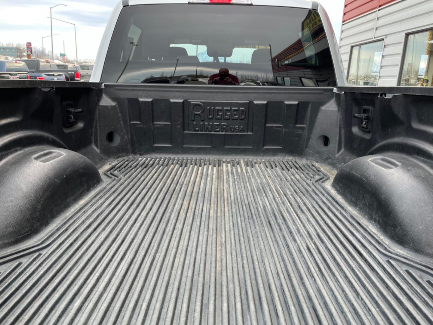 2022 Silver Ford F-250 SD XLT Crew Cab 4WD (1FT7W2BT6NE) with an 6.7L V8 OHV 16V DIESEL engine, 6A transmission, located at 1960 Industrial Drive, Wasilla, 99654, (907) 274-2277, 61.573475, -149.400146 - Photo#7